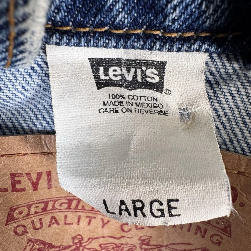 Vintage Levi's denim Jacket Mens Large Blue faded Trucker Button Front 70507 90s